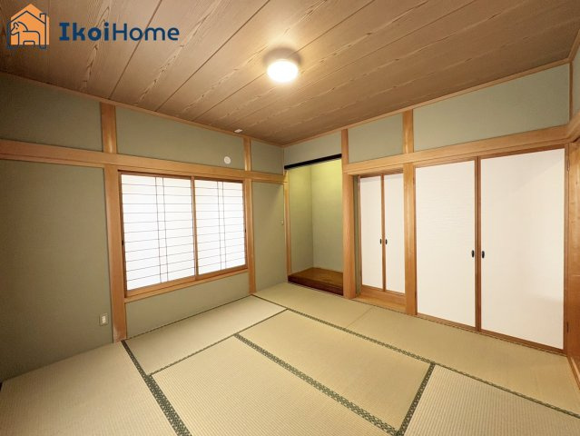 神戸市西区井吹台西町5丁目　中古戸建の内装|【ホームページに現地動画掲載中】●年中無休：当日予約可●押入・仏間・床の間完備の便利な8帖の和室です