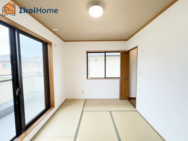神戸市西区井吹台西町5丁目　中古戸建の内装|【ホームページに現地動画掲載中】●年中無休：当日予約可●二面採光で明るい2階の6帖和室です。