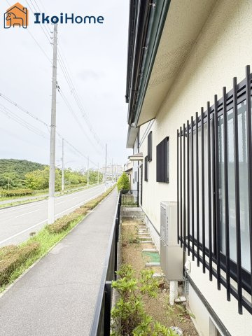 神戸市西区井吹台西町5丁目　中古戸建の前面道路含む現地写真|【ホームページに現地動画掲載中】●年中無休：当日予約可●両面道路につき陽当たり・通風良好です♪