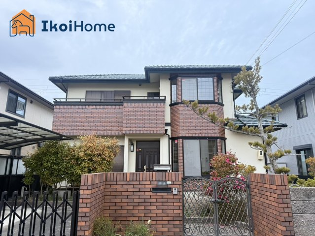 神戸市西区井吹台西町5丁目　中古戸建のエントランス|●年中無休：見学時間9:00～20:00・当日予約可●レンガ調で目をひくお洒落な外観です♪