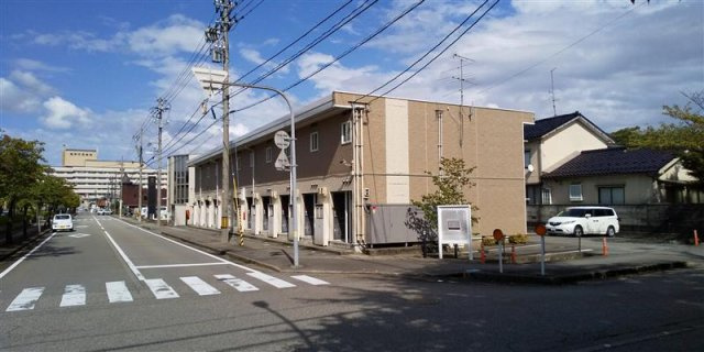 レオパレスアクシスの外観