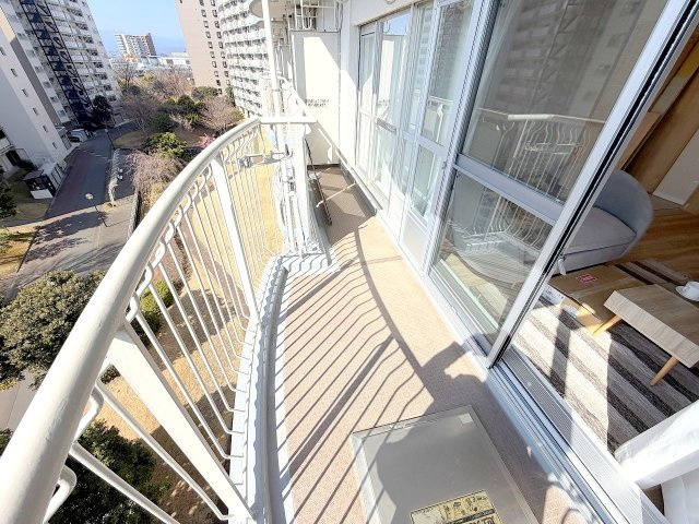 西武拝島ハイツ２号棟のバルコニー