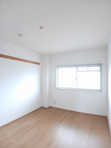 ルレーブ・ロイヤルの内装|明るい色調の室内です