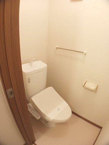 ア・ムールウィングのトイレ|落ち着いた色調のトイレです