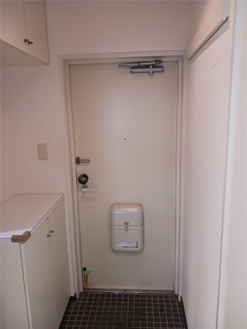 第二ドゥエルなかせいの玄関