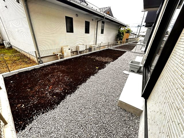 【ブルーミングガーデン】宇都宮市中戸祭１丁目の庭|〇2号棟〇
ガーデニングや家庭菜園で、緑の潤い溢れる暮らしが実現できます☆
※2026年6月撮影