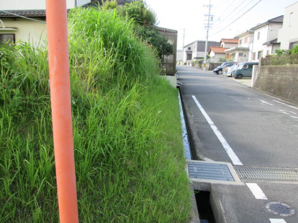 知多市にしの台２丁目　売り土地の周辺