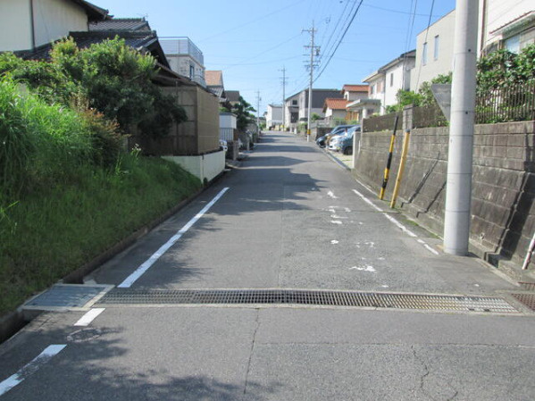 知多市にしの台２丁目　売り土地の周辺