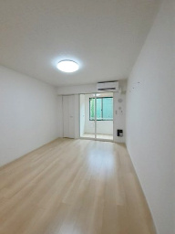 テェーニメント・フェイコムの洋室