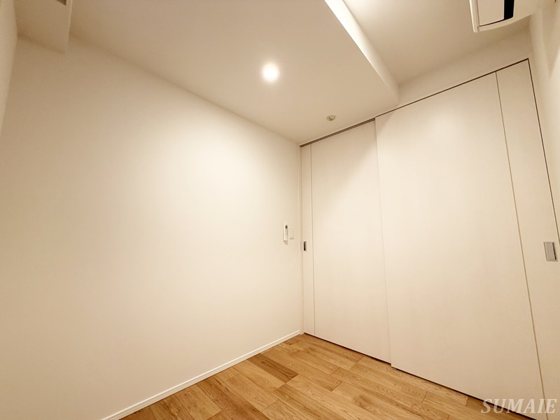 リテラス西日暮里の寝室|別角度から見た3帖の寝室です☆