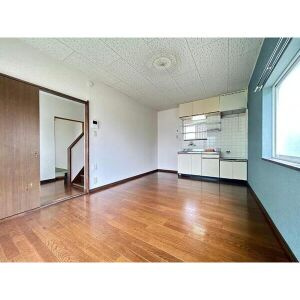 松山様扶桑町山那戸建の居間・リビング