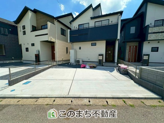 ブルーミングガーデン宇都宮市鶴田町5期の駐車場|お車並列２台分ご用意しております♪

