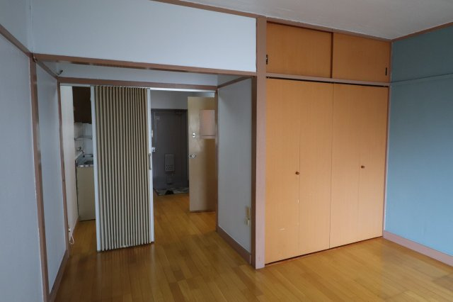 南都ビルA棟の洋室