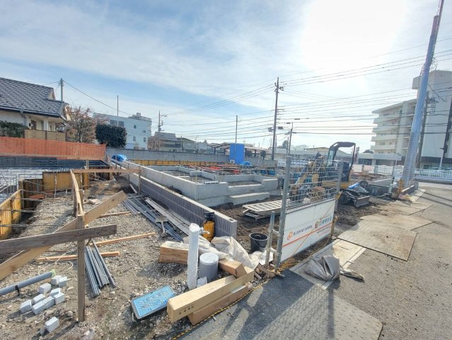 【ブルーミングガーデン】宇都宮市中戸祭１丁目の前面道路含む現地写真|〇只今建築中〇
完成してからは見ることのできない、施工方法や構造をしっかりとご確認いただけるのが、建築中の住宅の大きなメリットです。先ずはお気軽にお問い合わせくださいませ！
※2026年2月撮影