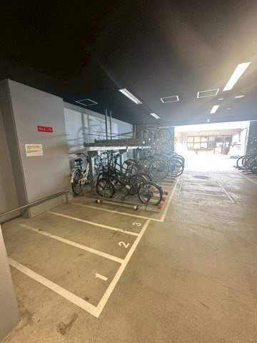 S-RESIDENCE福島玉川Tresの駐車場