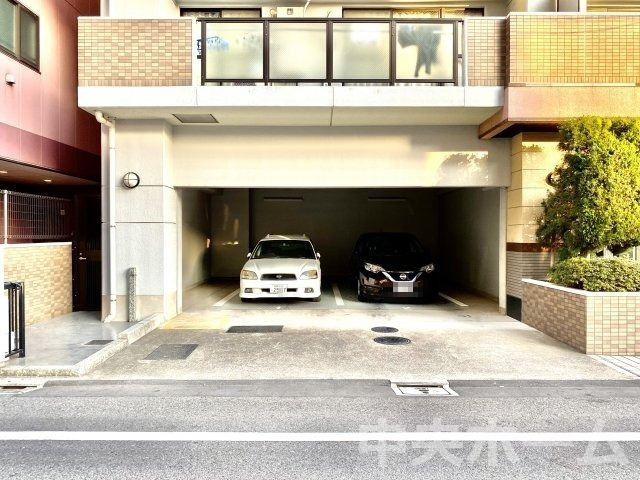 ライオンズマンション新小岩駅前弐番館の駐車場|【敷地内駐車場】最新の空き状況や費用などの詳細は担当スタッフまでお問い合わせください。