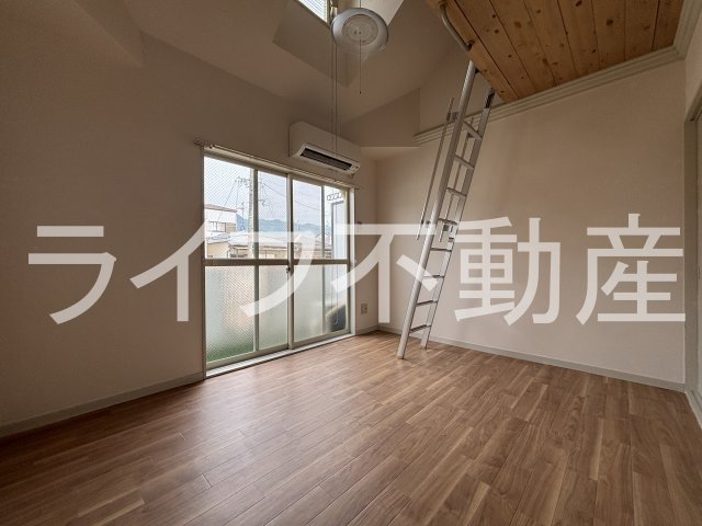 瓢箪山第6マンションの居間・リビング|こちらの居間で趣味の時間をお楽しみください