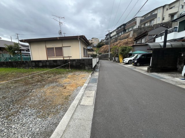 高知市福井町　土地の周辺|道路との高低差もなく、ほぼ平坦なので建築費用を抑えられます♪