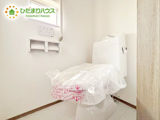 【トイレ】 | 小美玉市栗又四ケ2432番　新築戸建 | 白を基調としたトイレは、インテリア次第でどんな空間になるかワクワクしますね♪