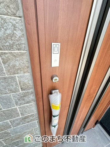 ブルーミングガーデン宇都宮市鶴田町5期の設備|玄関のカギはワンタッチでダブルロックが可能なカードキーを採用しております☆
