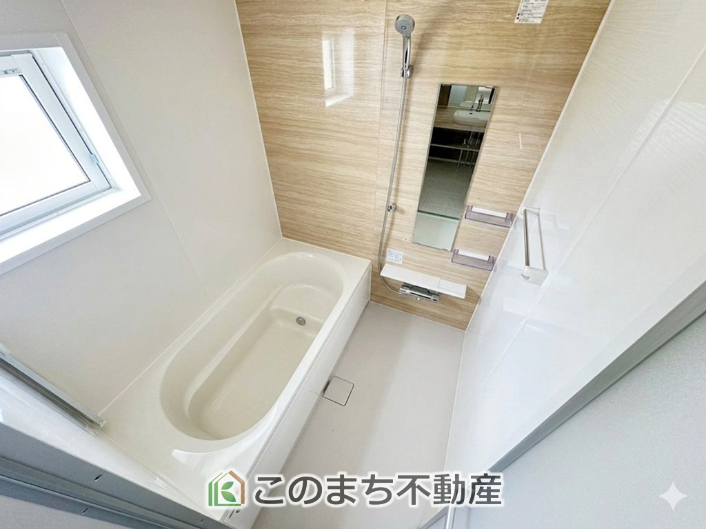 ブルーミングガーデン宇都宮市鶴田町5期の浴室|"ゆったり１坪バスには換気・乾燥・暖房機能付き！！
大人も足を伸ばせるゆったり浴槽！！
ご家族皆さんで入っても、一人でゆっくり入っても一日の疲れを癒してくれるお風呂です！！"
