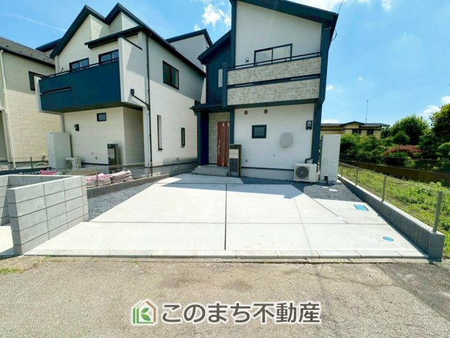 ブルーミングガーデン宇都宮市鶴田町5期の駐車場|お車並列２台分ご用意しております♪
