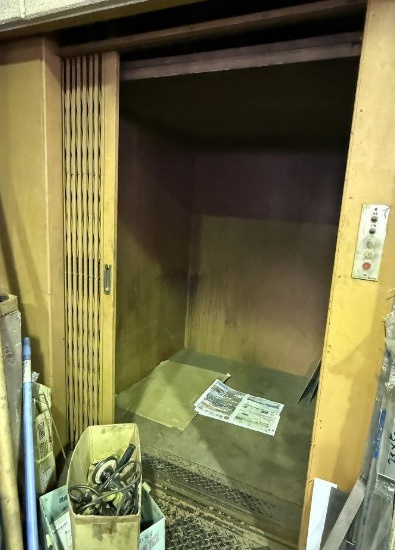 葛飾区白鳥１丁目の倉庫