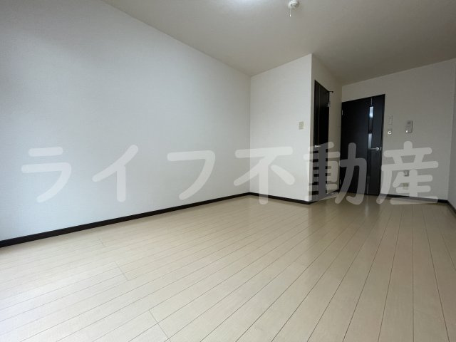 リバーサイド金岡七番館の居間・リビング|ゆったりとしたリビングです