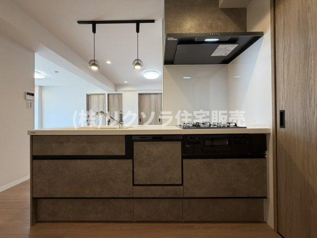 ルネ枚方のキッチン|カウンターキッチン
■物件内覧・資金計画相談・住宅ローン相談、リフォーム相談、お問合せ受付中■
※当日・翌日のご内覧、ご相談はお電話でのお問合せがスムーズです！