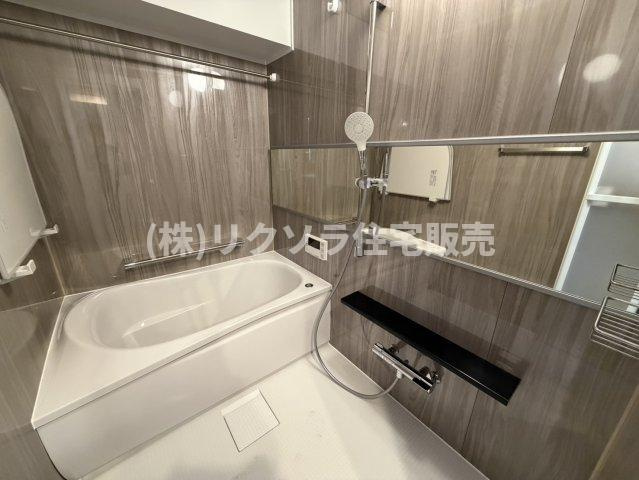 ルネ枚方の浴室|浴室乾燥機付き
■物件内覧・資金計画相談・住宅ローン相談、リフォーム相談、お問合せ受付中■
※当日・翌日のご内覧、ご相談はお電話でのお問合せがスムーズです！