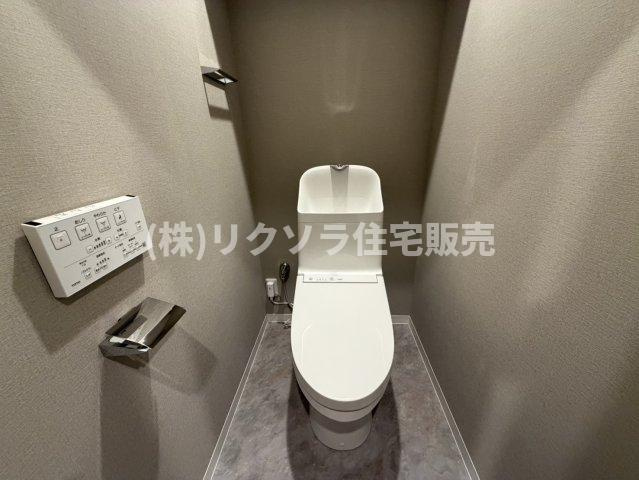 ルネ枚方のトイレ|温水洗浄便座付き
■物件内覧・資金計画相談・住宅ローン相談、リフォーム相談、お問合せ受付中■
※当日・翌日のご内覧、ご相談はお電話でのお問合せがスムーズです！