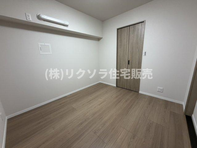 ルネ枚方の子供部屋|洋室5.1帖
■物件内覧・資金計画相談・住宅ローン相談、リフォーム相談、お問合せ受付中■
※当日・翌日のご内覧、ご相談はお電話でのお問合せがスムーズです！