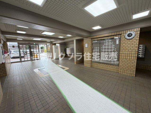 ルネ枚方のエントランス|■物件内覧・資金計画相談・住宅ローン相談、リフォーム相談、お問合せ受付中■
※当日・翌日のご内覧、ご相談はお電話でのお問合せがスムーズです！