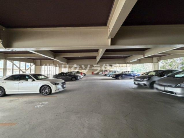 ルネ枚方の駐車場|■物件内覧・資金計画相談・住宅ローン相談、リフォーム相談、お問合せ受付中■
※当日・翌日のご内覧、ご相談はお電話でのお問合せがスムーズです！
