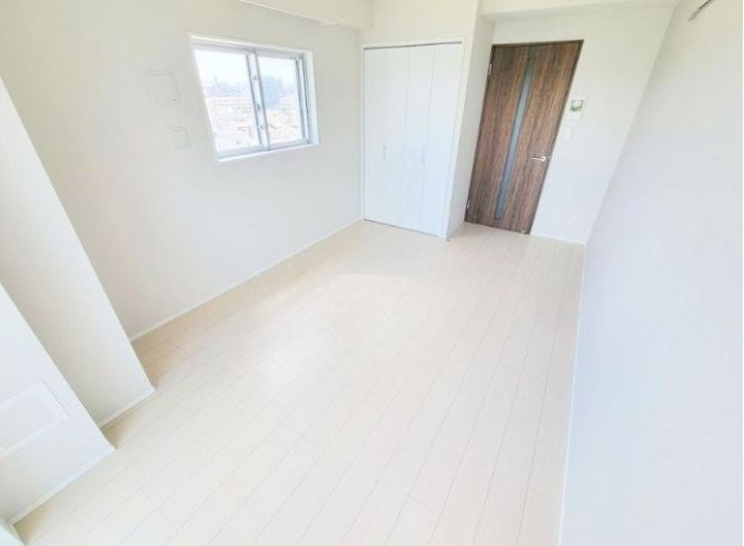 リヴシティ墨田イーストの洋室