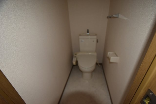ウォシュレット付きのトイレです♪