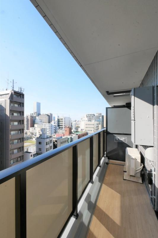ARKMARK四谷左門町のバルコニー|広々とした西向きバルコニー