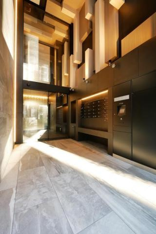 ARKMARK四谷左門町のエントランス|天井の高いゴージャスなエントランスです