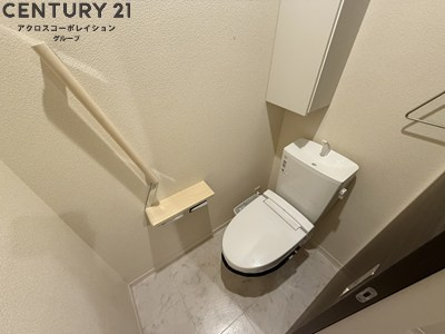 温水洗浄便座機能付きトイレ☆