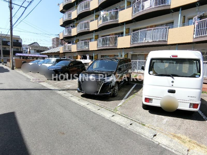 芦屋サウスマンションの駐車場