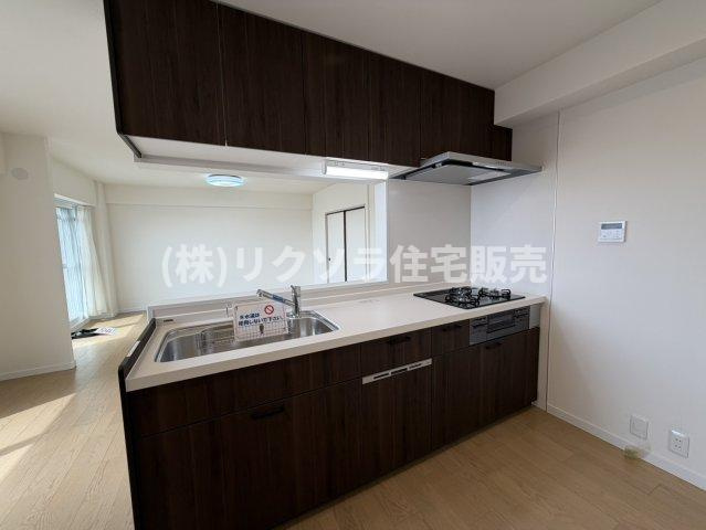 ルネ枚方のキッチン|カウンターキッチン
■物件内覧・資金計画相談・住宅ローン相談、リフォーム相談、お問合せ受付中■
※当日・翌日のご内覧、ご相談はお電話でのお問合せがスムーズです！