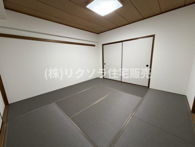 ルネ枚方の和室|和室8.0帖
■物件内覧・資金計画相談・住宅ローン相談、リフォーム相談、お問合せ受付中■
※当日・翌日のご内覧、ご相談はお電話でのお問合せがスムーズです！