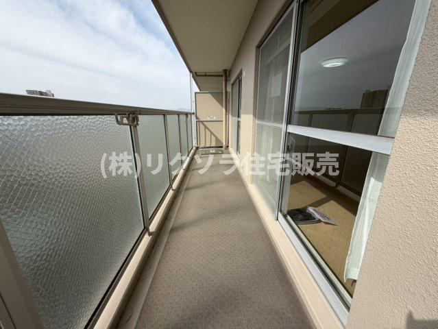 ルネ枚方のバルコニー|11階につき眺望良好
■物件内覧・資金計画相談・住宅ローン相談、リフォーム相談、お問合せ受付中■
※当日・翌日のご内覧、ご相談はお電話でのお問合せがスムーズです！