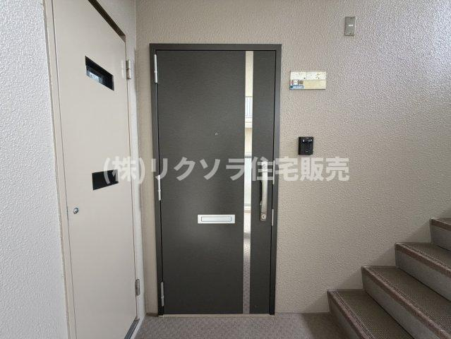 ルネ枚方の玄関|ツーシリンダー錠
■物件内覧・資金計画相談・住宅ローン相談、リフォーム相談、お問合せ受付中■
※当日・翌日のご内覧、ご相談はお電話でのお問合せがスムーズです！