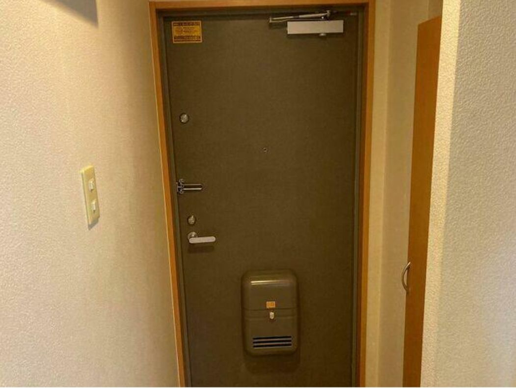 クレセント戸山（ＣＲＥＳＣＥＮＴ　Ｔｏｙａｍａ）の玄関