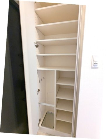 LUMIEC un 入谷の設備|収納豊富な傘入れ付トールタイプのシューズBOXです