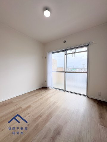 エメラルドマンションリバーサイド貝塚の洋室