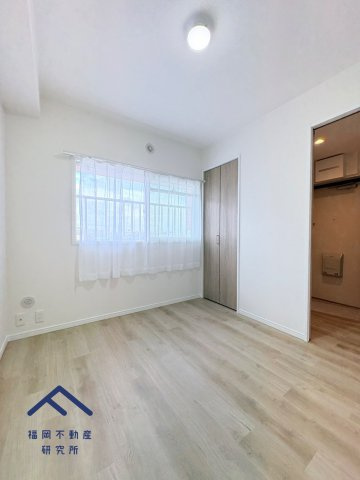 エメラルドマンションリバーサイド貝塚の洋室