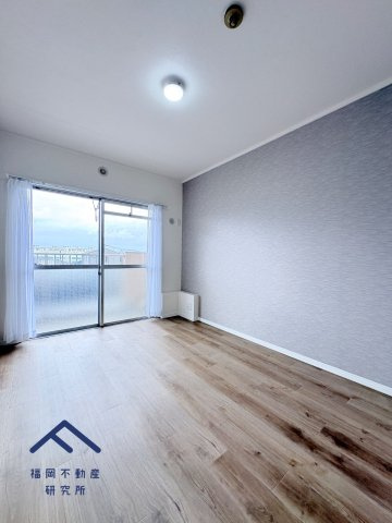 エメラルドマンションリバーサイド貝塚の洋室