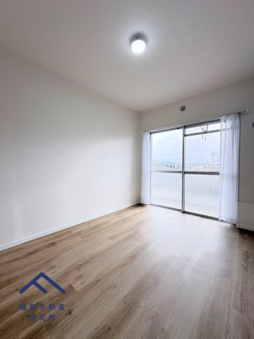 エメラルドマンションリバーサイド貝塚の洋室